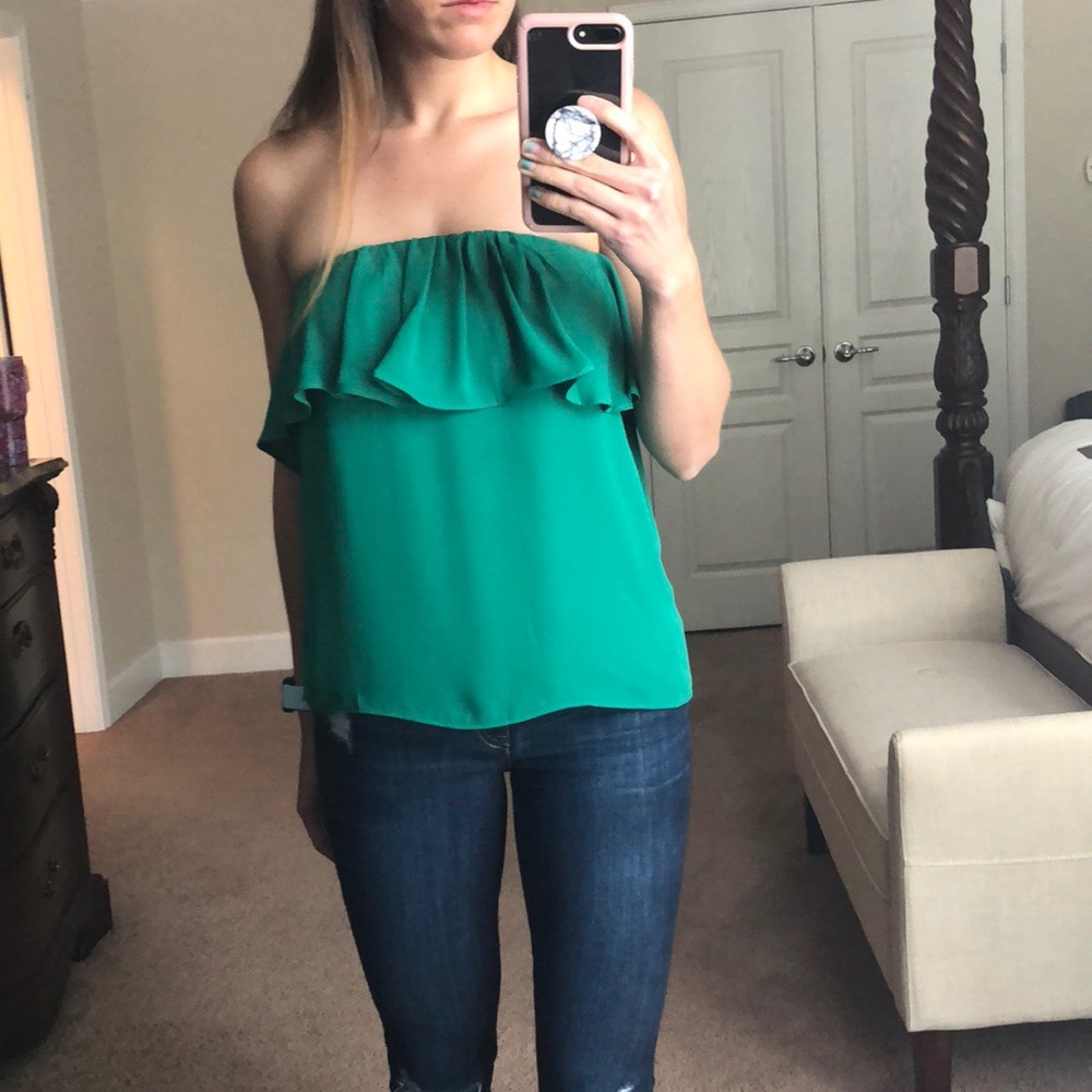 🌸2 for $20🌸 Green Ruffle Strapless Top